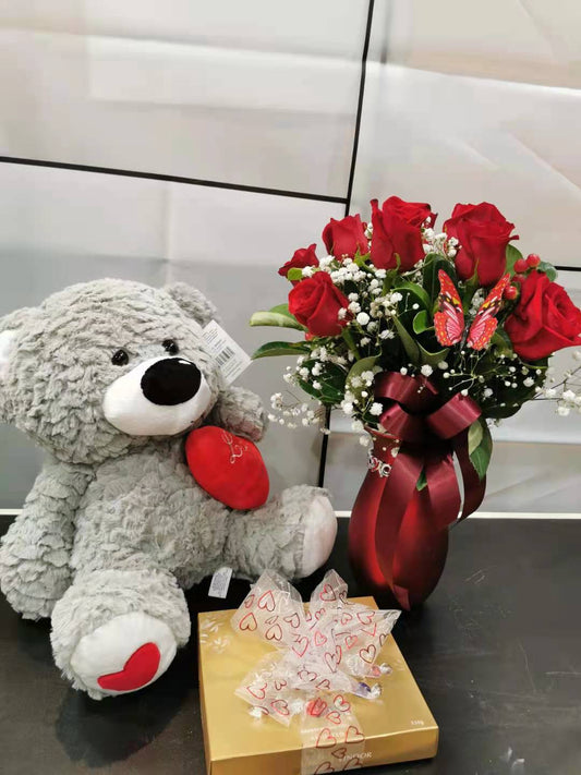 How to Create a Magical Christmas Table Setting with Fresh Flowers